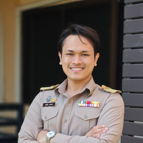 นายอนลัส คาลเคล